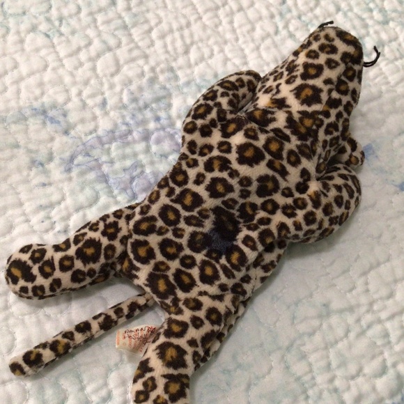 Lot of stuffed animals. - Picture 3 of 5